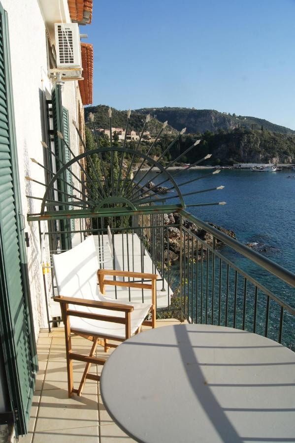 Aparthotel Gorgones, Sea-Front, Great View Kardamyli Exterior foto