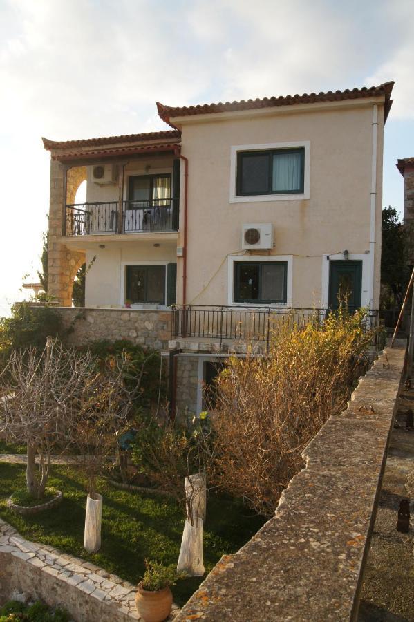 Aparthotel Gorgones, Sea-Front, Great View Kardamyli Exterior foto